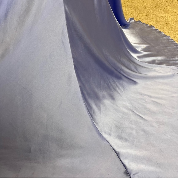 CACHE periwinkle 100% silk gown with train and pleating at hips - Picture 8 of 11